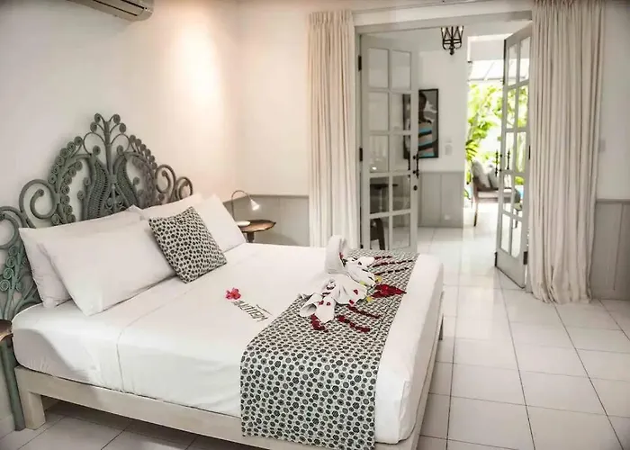 2-br Tropical Pool In - Hideaways Villa *