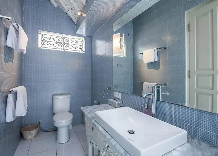 Villa 2-br Tropical Pool In - Hideaways *